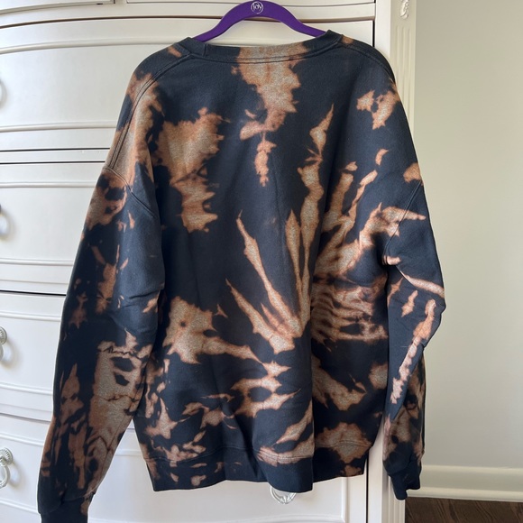 Handmade bleach dyed crew sweatshirt - Picture 2 of 3
